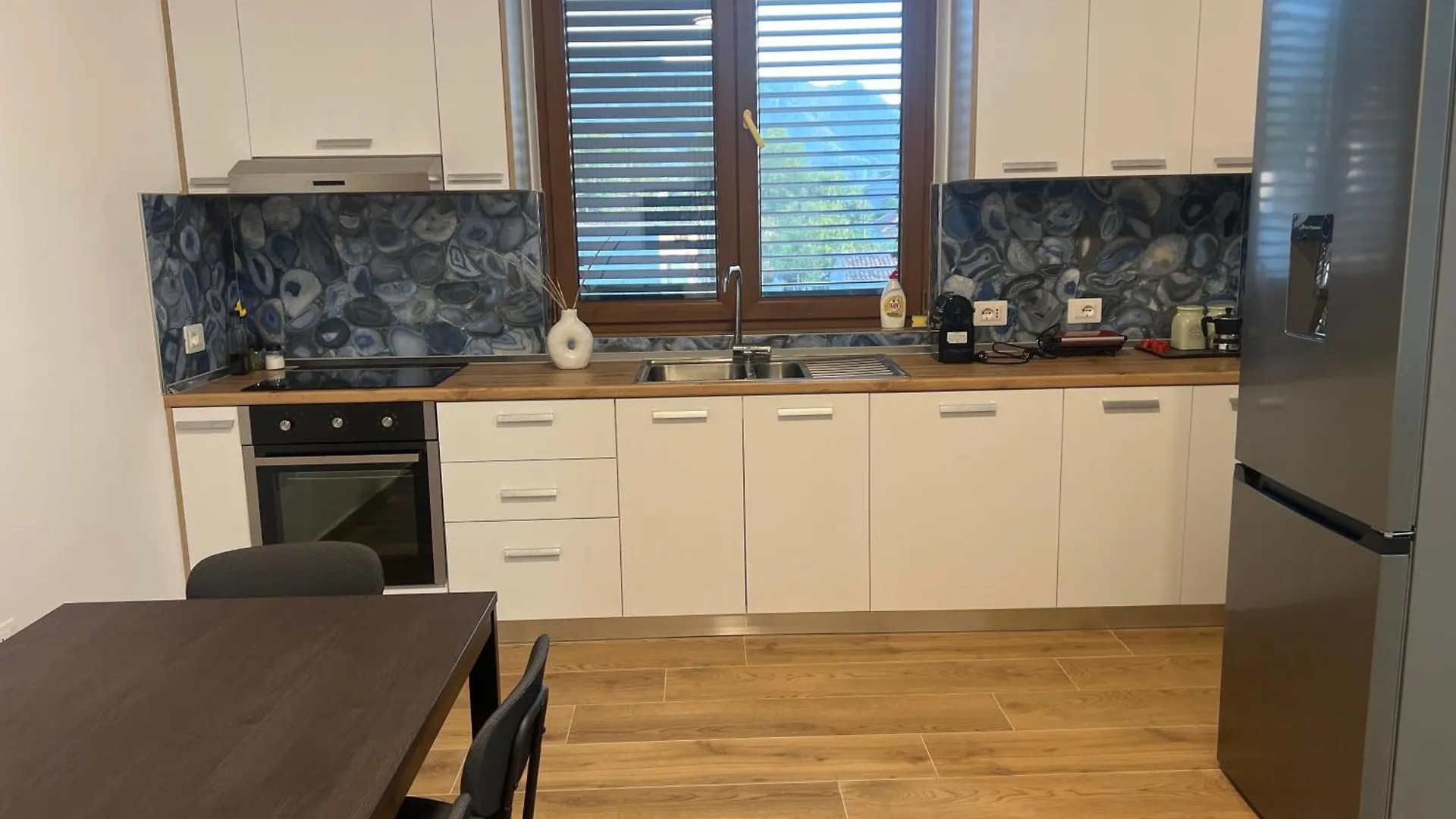 Shpija Zani I Nans Appartement Lezhë Albanië